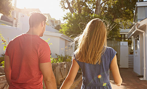 Local tradie looking at houses with support from Summerland Bank’s flexible Basic Home Loan.
